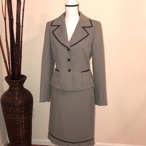 Tahari 2 piece suite